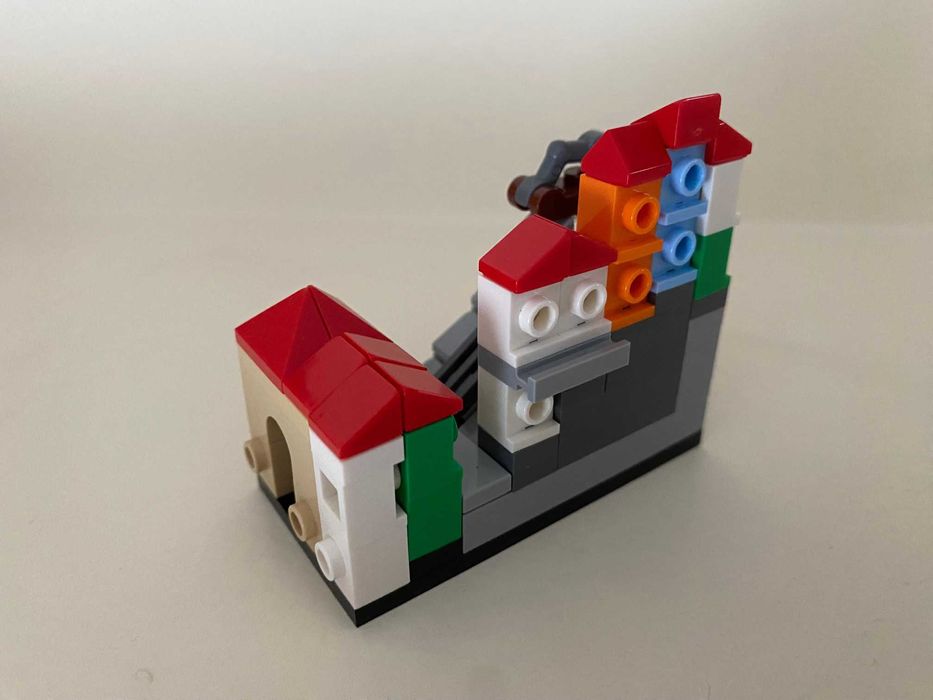 Lego MOC - Elétrico / Calvin & Hobbes / Ascensor da Bica / Notre-Dame