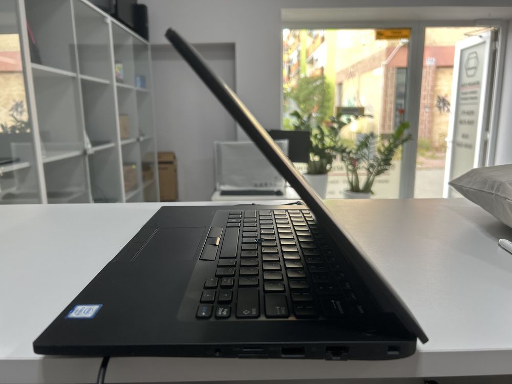 Laptop Poleasingowy DELL 7480 z i5-6300 2,4GHz/SSD 256GB/16GB DDR4/14"