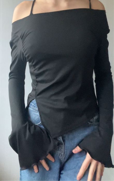 Топ с открыми плечами
