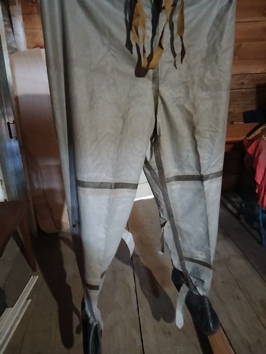 Продам чоловічі гумові чоботи для рибалки