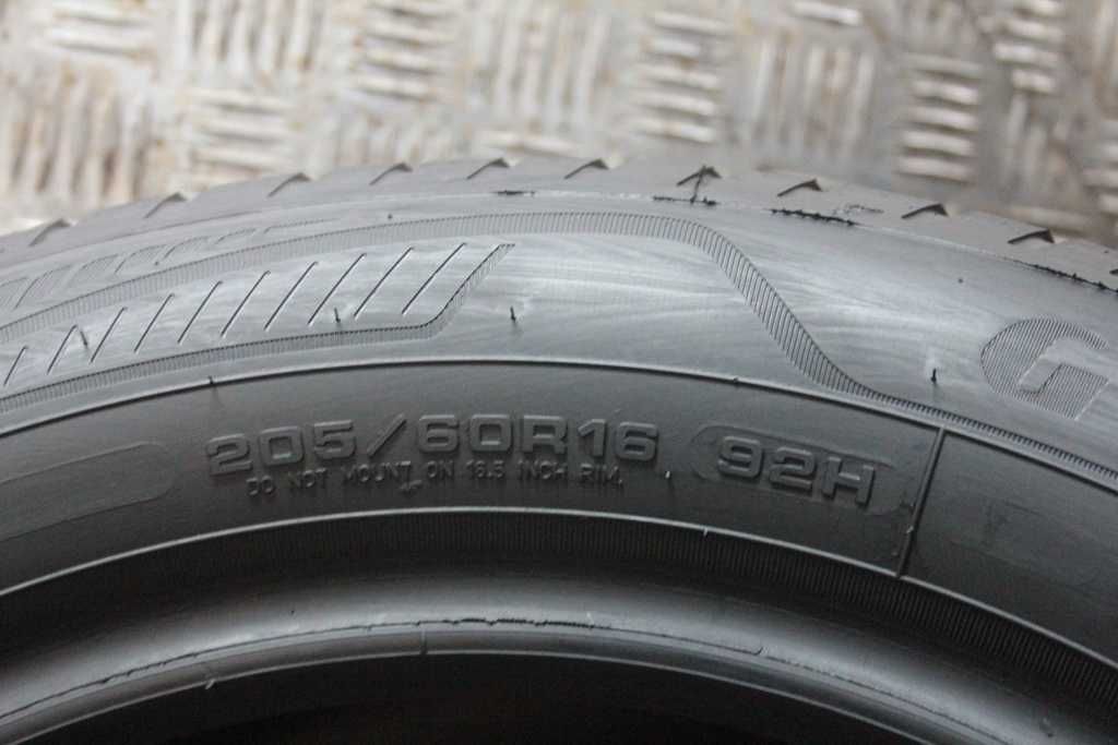 205/60/16 Goodyear Vector 4Seasons 205/60 R16 92H 2021r