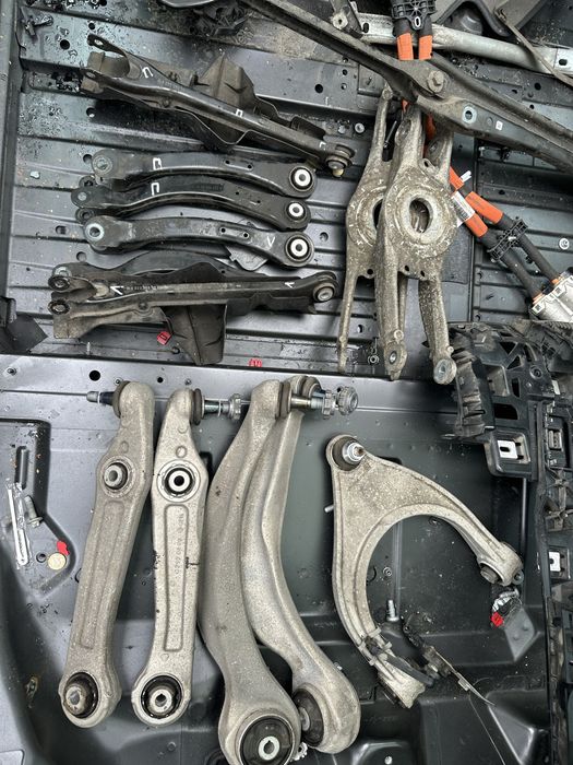 Ричаг важіль цапфа рейка підрамник полуось супорт диск стойка eqe w295