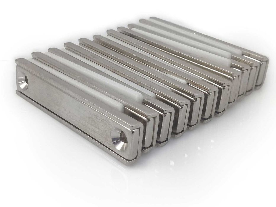 Магнит крепежный с отверстиями под саморез 60 мм