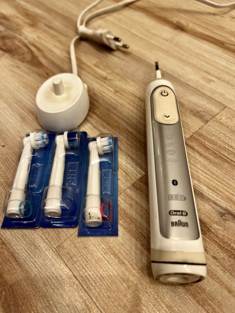 Szczoteczka rotacyjna Oral-B Genius 9000