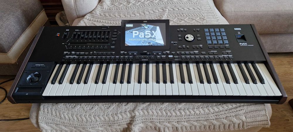 KORG PA5x 61 International