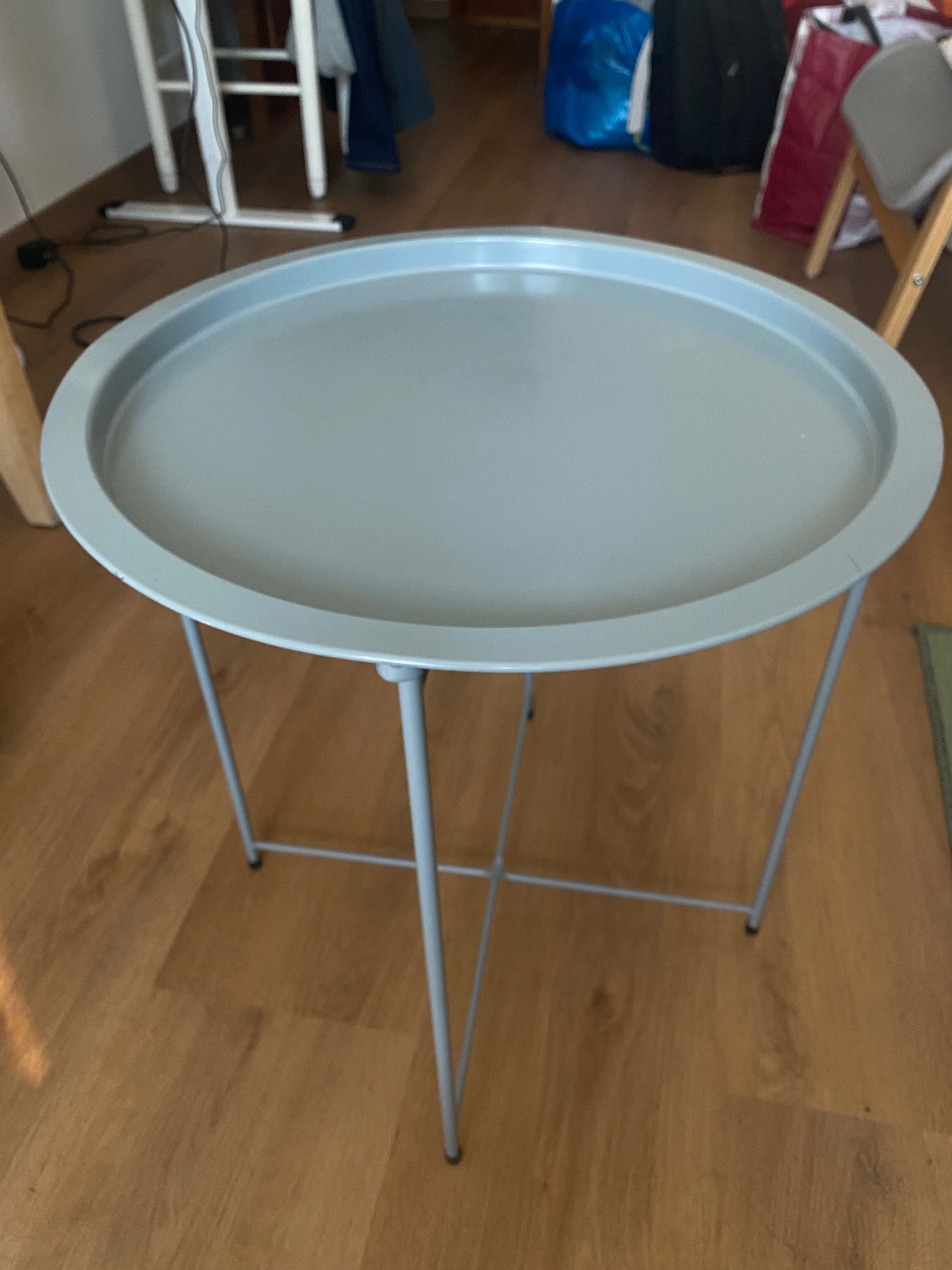 Mesa de apoio azul