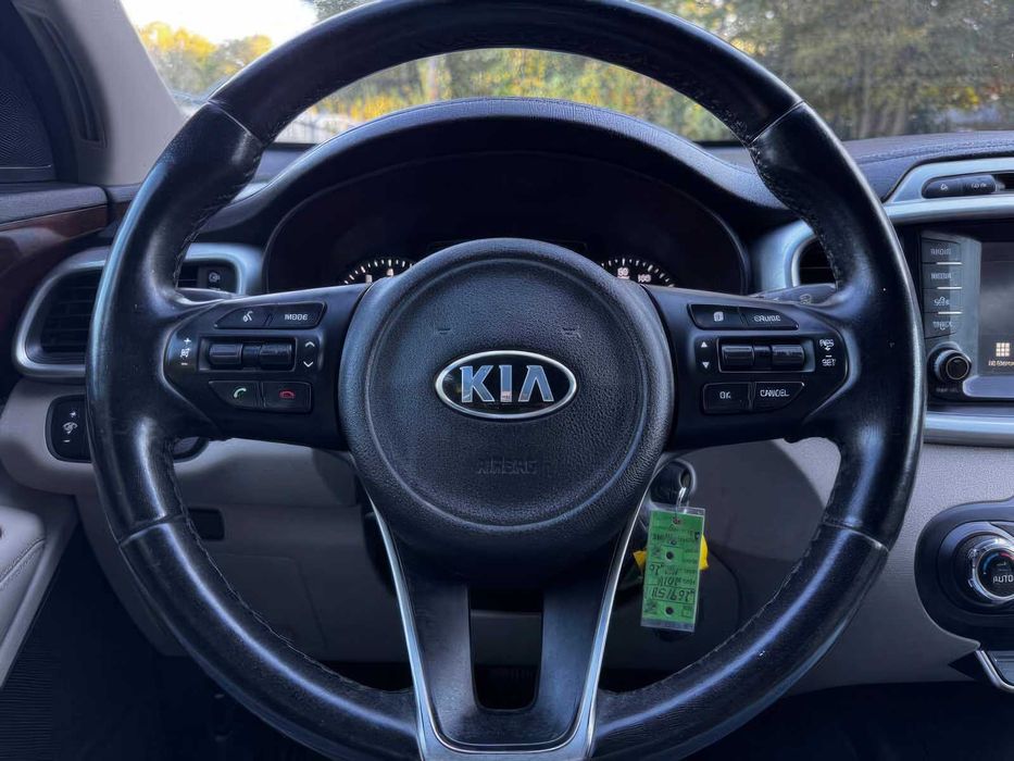 Kia Sorento LX      2017
