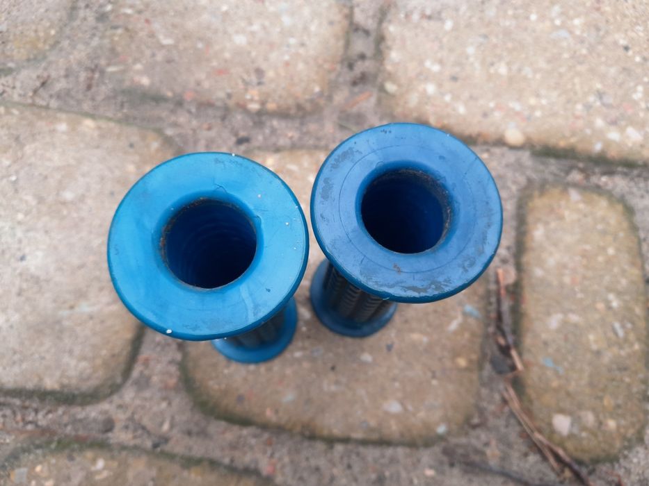 Sprzedam niebieskie chwyty do rowerów Romet