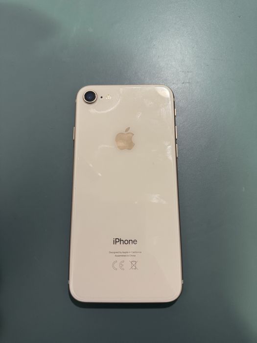 Iphone 8, 64GB Dourado
