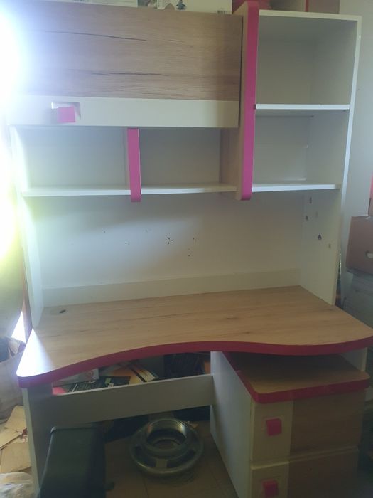 Biurko z nadstawka kolor drewno/róż stan dobry +