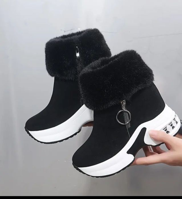 Осінні сапожки жіночі