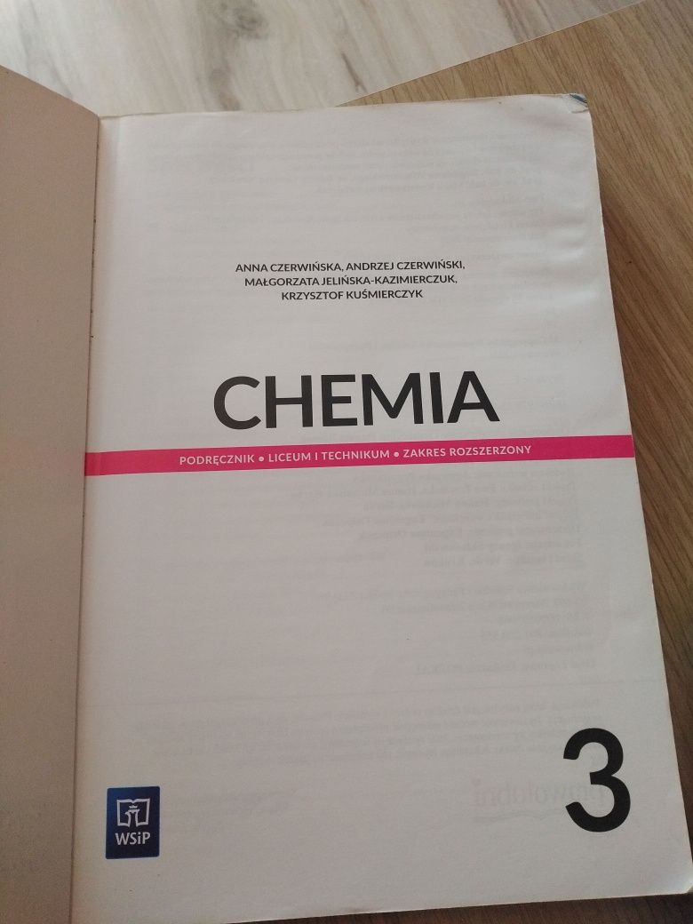 Sprzedam podręcznik chemia dla klas 3