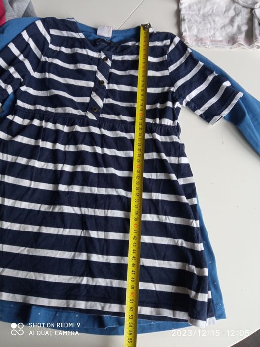 Paczka ubrań dla dziewczynki koszulki sukienki bluza