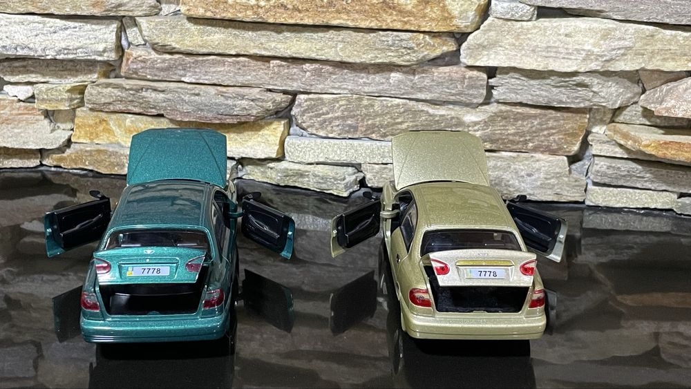 Машинка Lanos колекційна модель авто 1:22 1:24