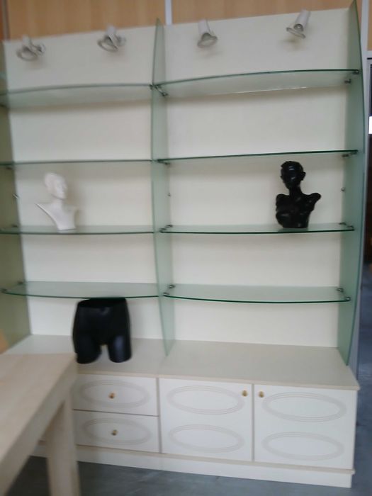 VITRINES, Balcões, acrilicos, cabides, novos.  Bom Preço.DESOCUPAR