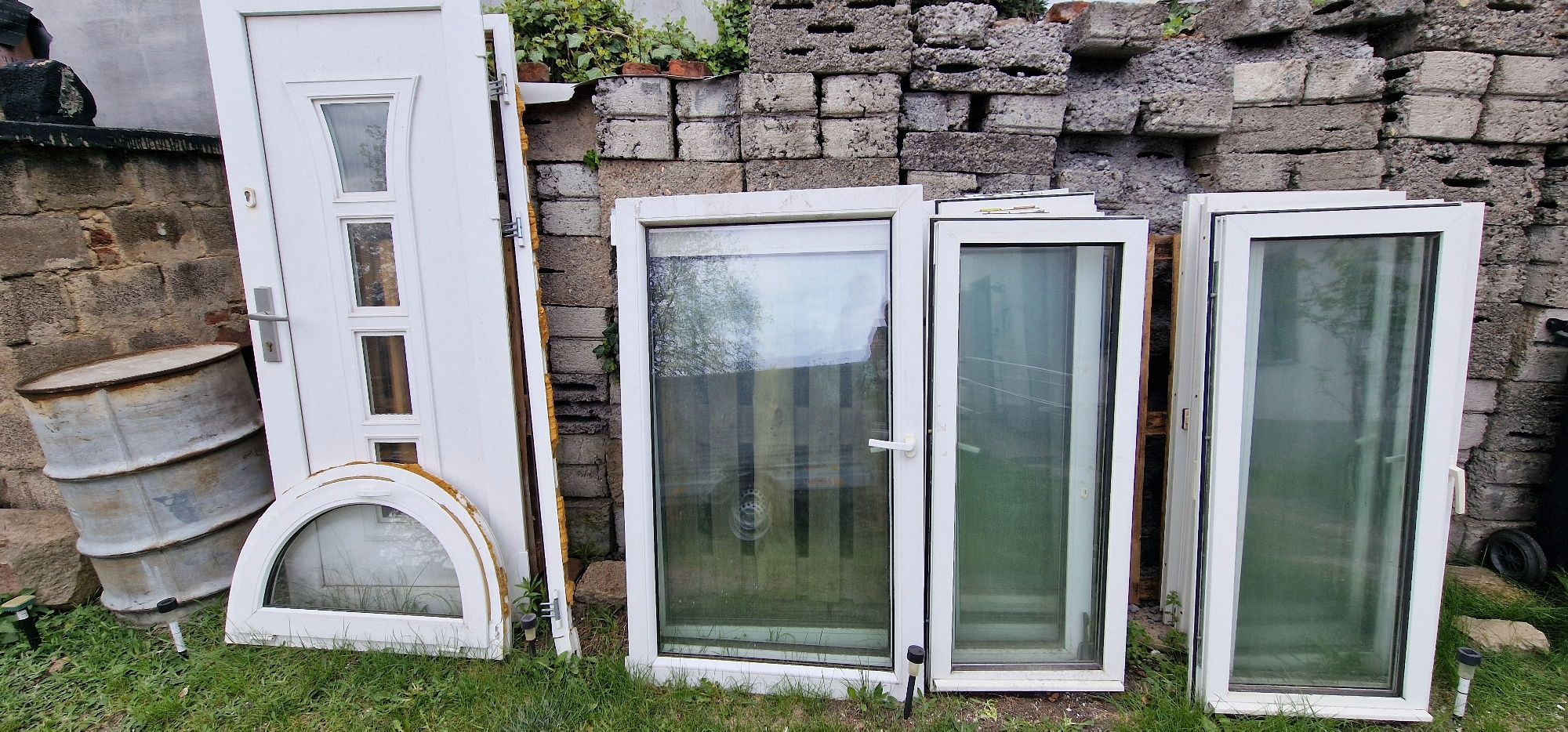 Okna i drzwi  PCV  białe  z demontażu