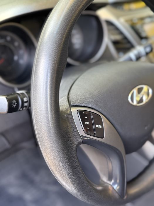 Hyundai  Elantra GLS