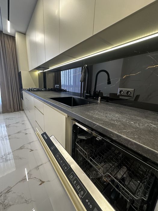 ЦЕНТР МІСТА Продаж 2 кімнатна квартира вул. Коновальця ЖК Main House