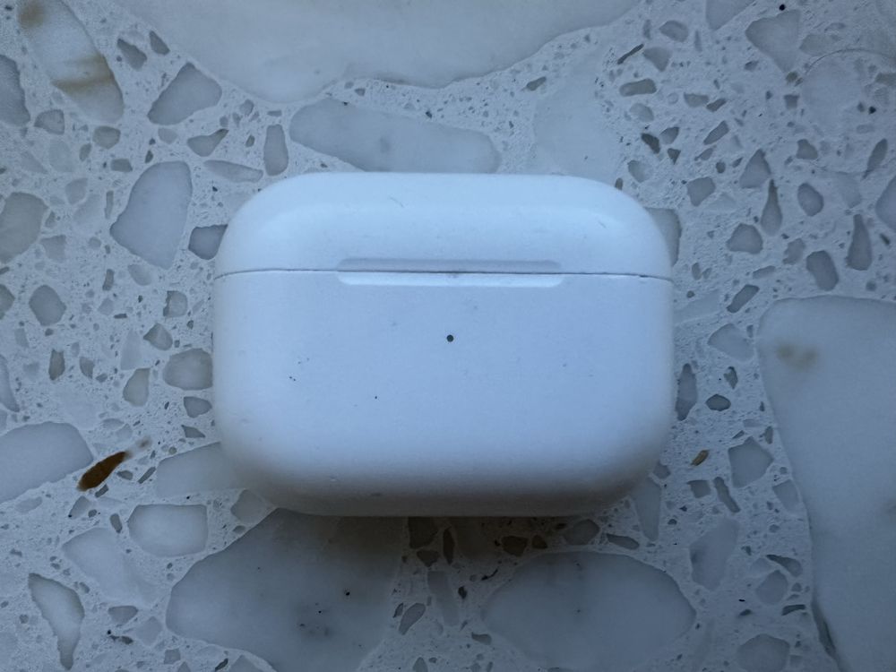 Oryginalne Etui Apple Airpods Pro z Ładowaniem Bezprzewodowym A2190