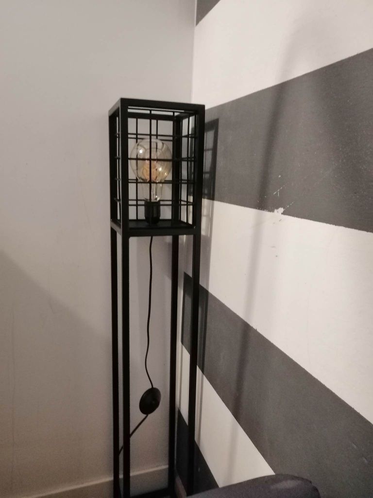 Lampa podłogowa loft