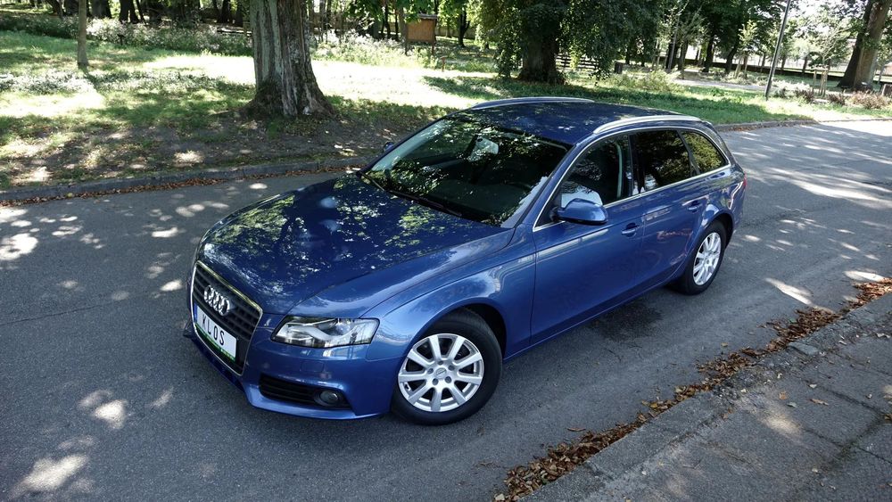 Audi A4 Avant . . Ledy do jazdy dziennej .. Klimatronik ..