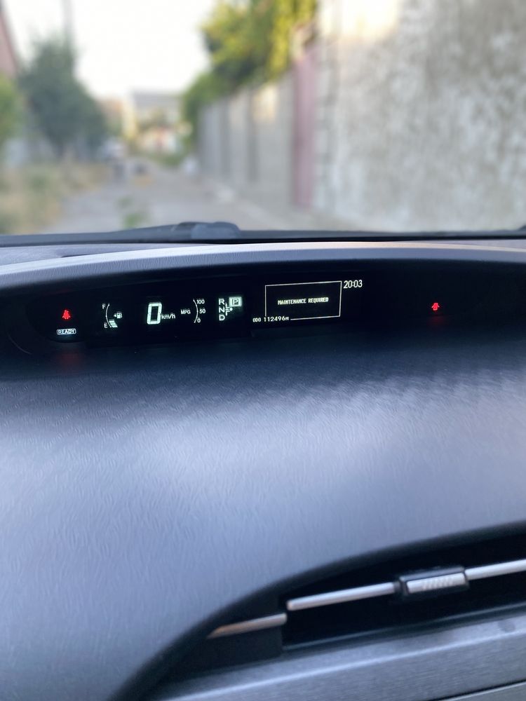 Toyota Prius 2015г
