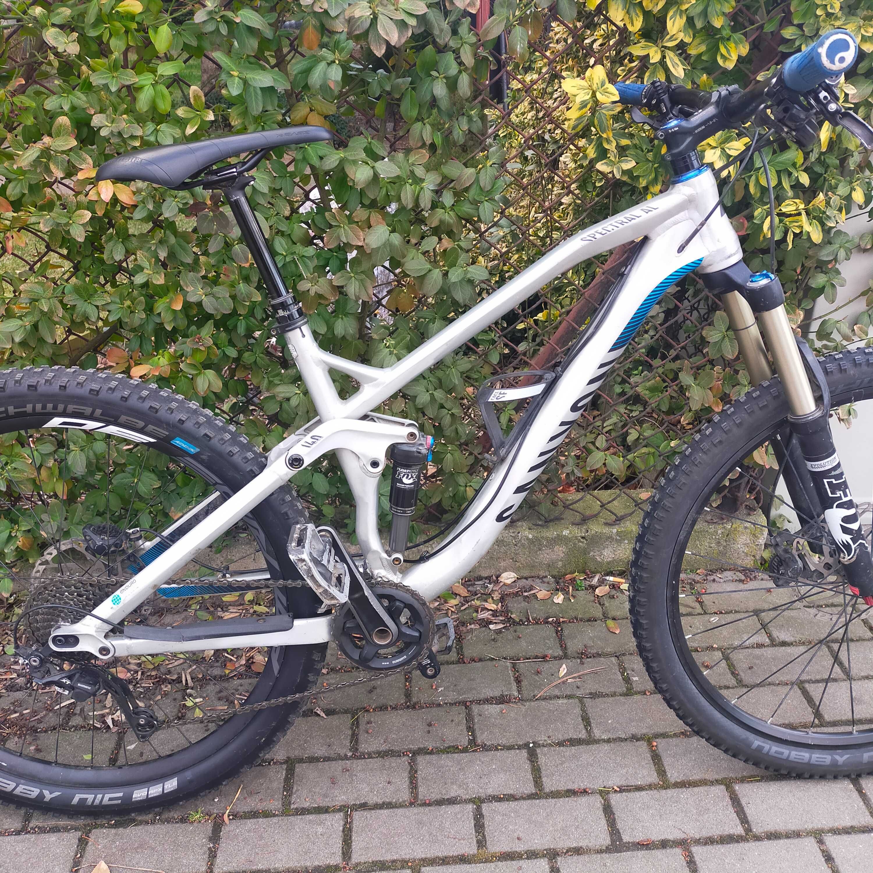 Canyon Spectral AL 6.0 M 27,5" Full MTB Enduro Trail Trek Marin FOX XC