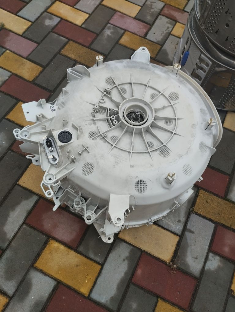 Запчасти корпус  на стиральную машину Занусси ZWT-3105 и AEG
