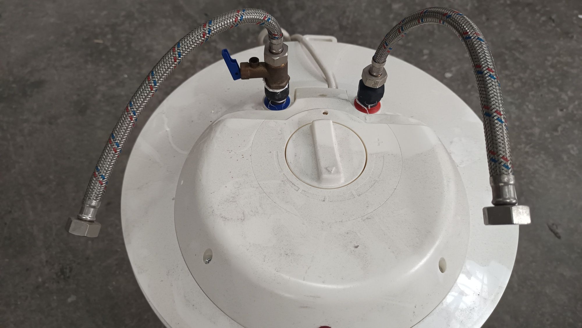Termoacumulador 50 lt  nunca usados