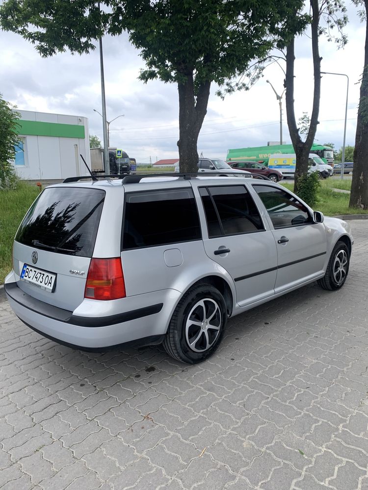 Volkswagen Golf 4