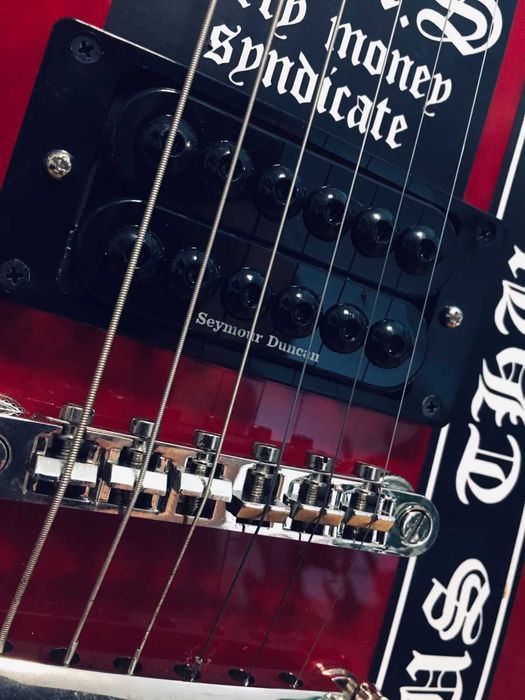 Epiphone ES335 п/акустика 2022 дизайн Tom Delonge 1 хамбекер+кейс GEWA