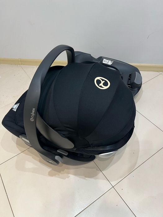 Fotelik cybex cloud q + baza, adaptery