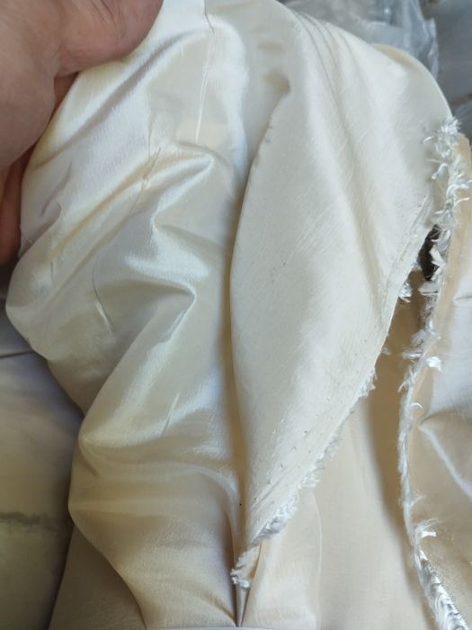 Тканина тафта куртки штори чохли сумки різні.