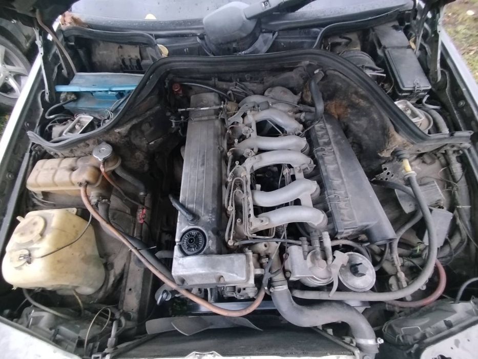 Продам  мерса 124