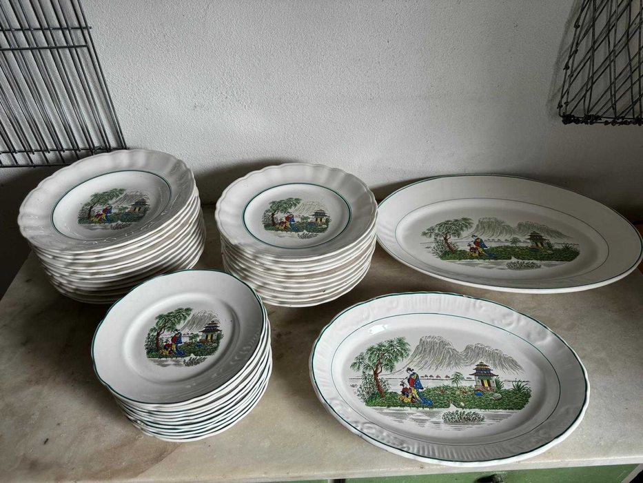 conjunto de refeições em cerâmica pintada (anos 60)