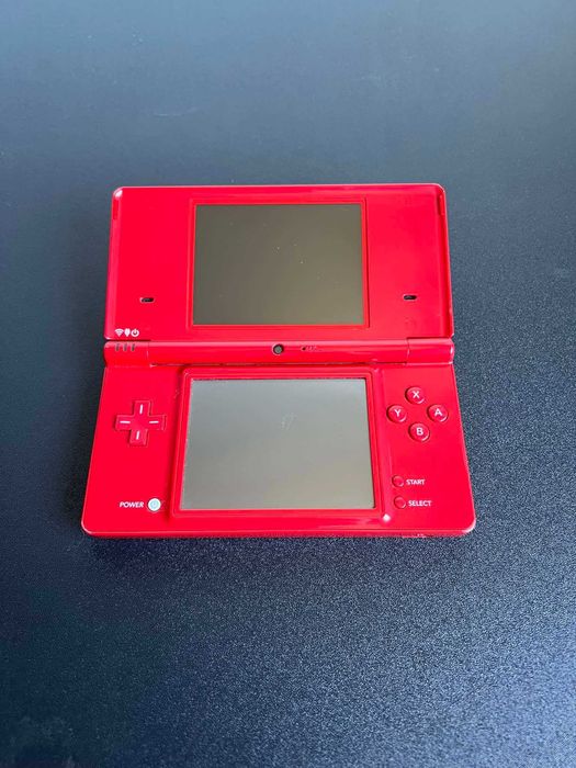 Nintendo DSi Vermelha com 80+ Jogos