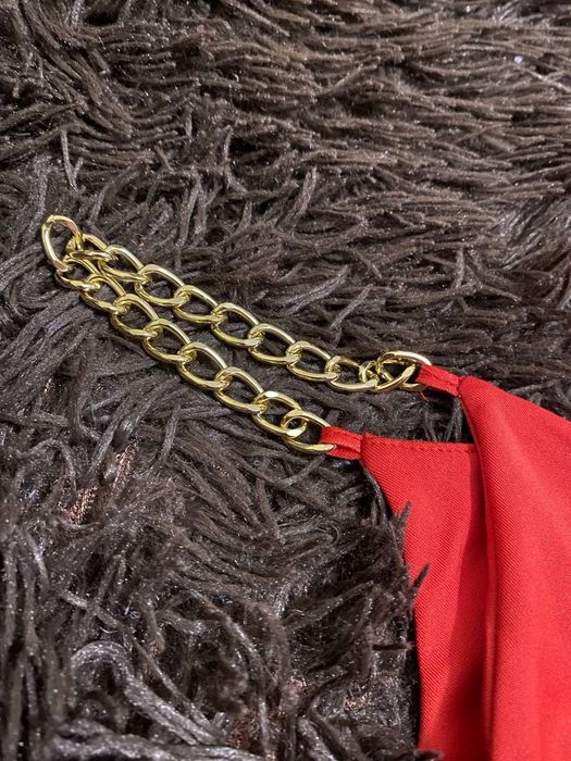 Жіноча облягаюча міні - сукня на ланцюжках