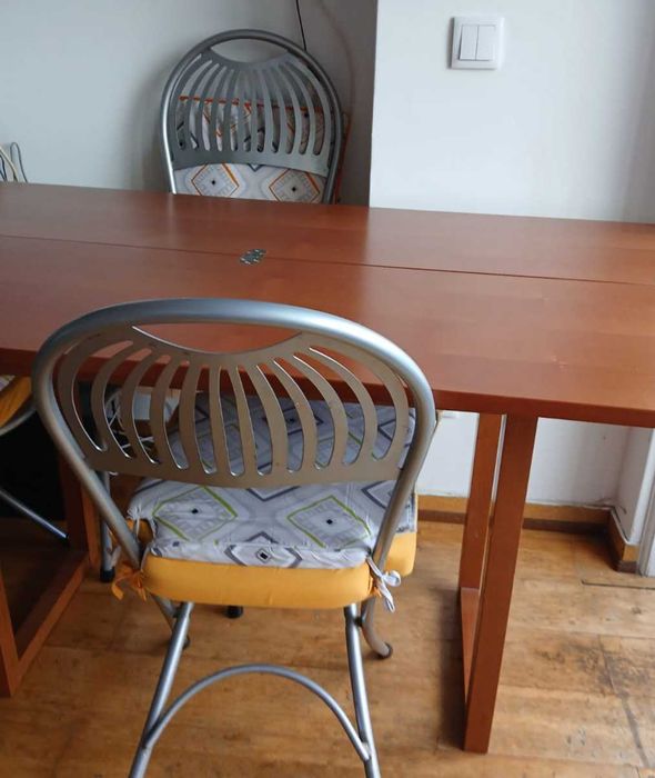 Mesa com 4 Cadeiras. Marca Móveis Roma