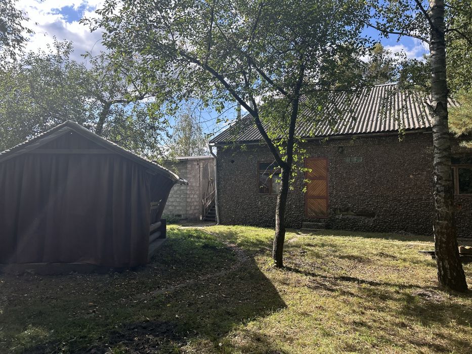 Продаж ділянки та приміщення  під бізнес