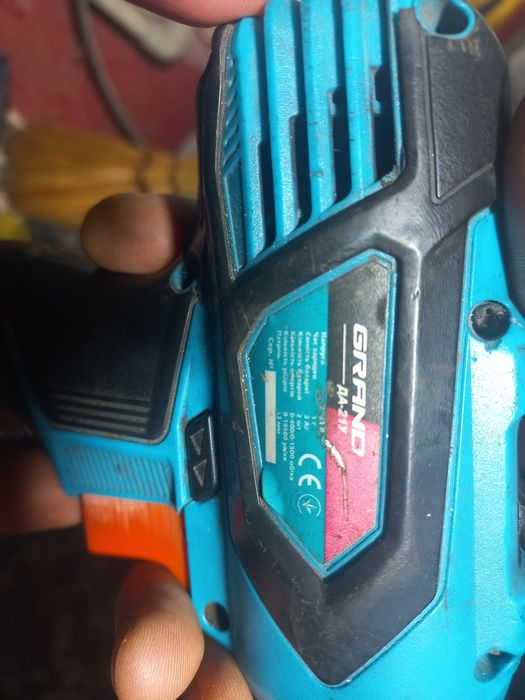 Продам шуруповерт.