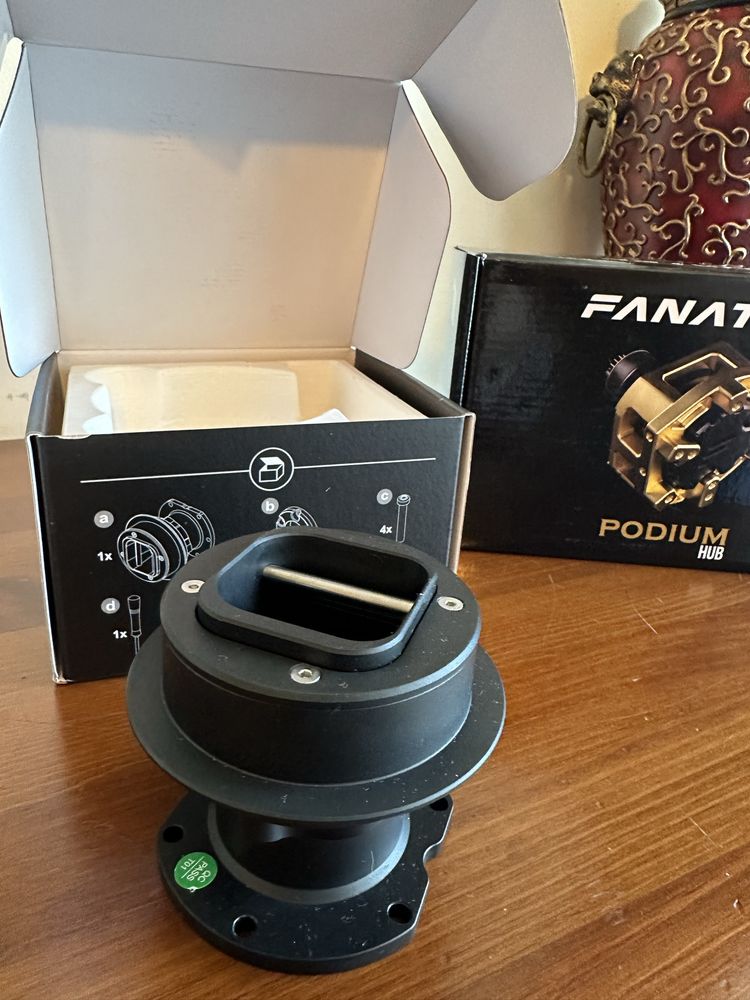 FANATEC PODIUM HUB + QR2 WHEEL-SIDE