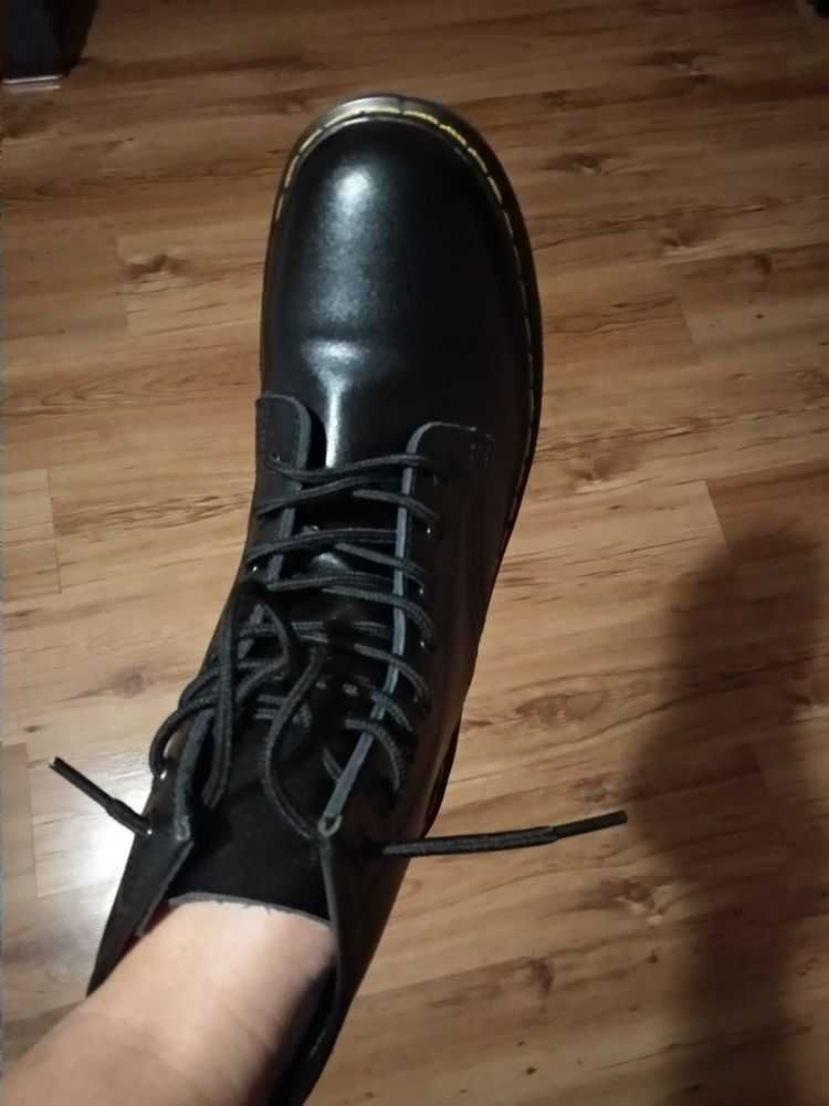 Нові ботінки Dr.Martens