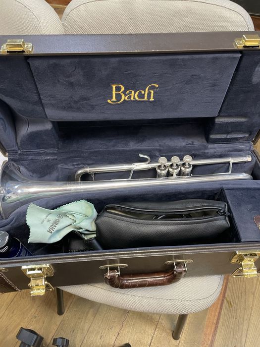 Bach strad 43 Lr