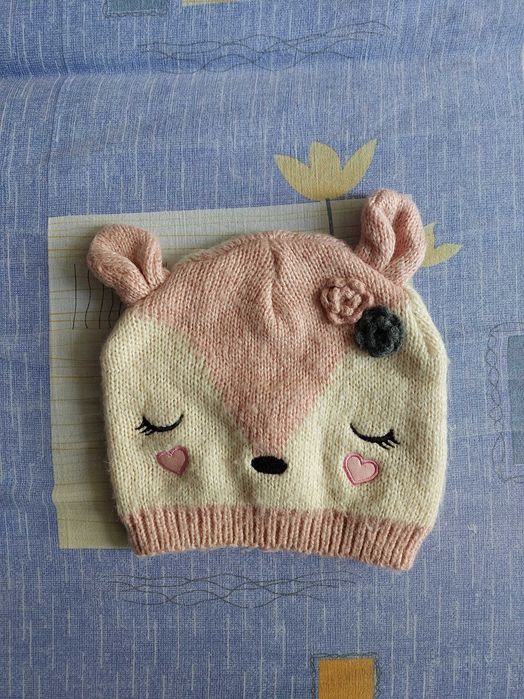 Шапка осенняя с ушками  для девочки,на 2-3года