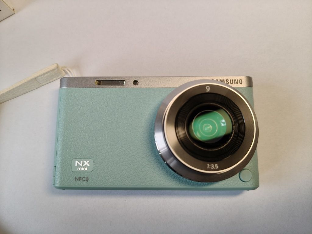 Aparat Samsung NX Mini - Kompaktowa lustrzanka