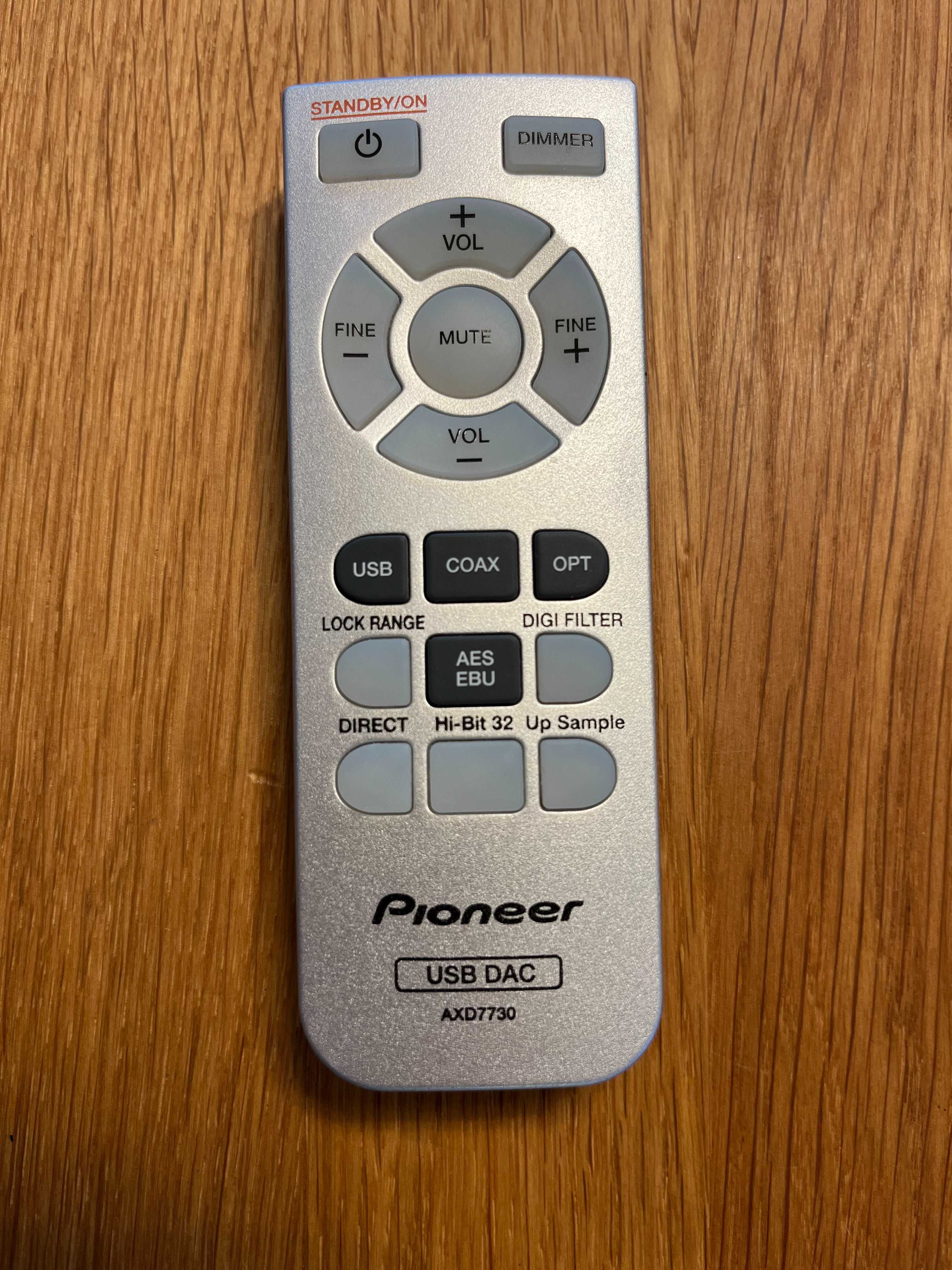 Pioneer U-05 s. DAC i wzmacniacz słuchawkowy.