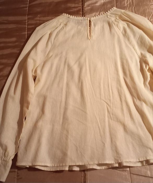 Blusa tipo linho creme manga comprida