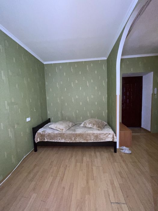 Подобово 1к. Постійно світло і тепло. Самий центр. Люкс. Охорона.