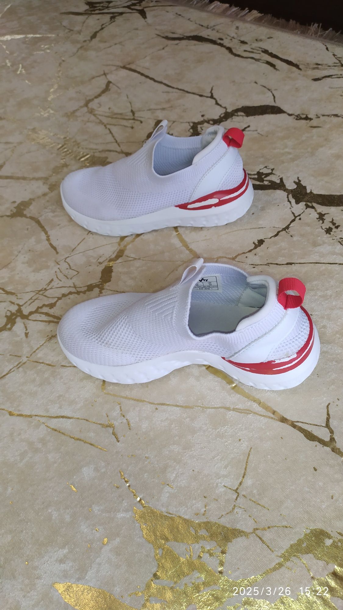 Buty dla dziecka białe wsuwane sneakersy, r.32,  Vty