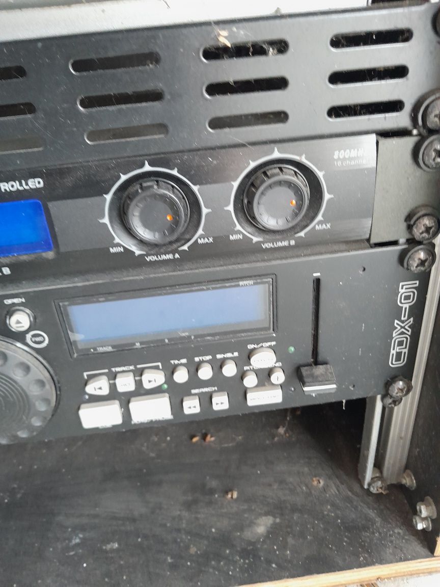 Rack mixer wzmacniacz